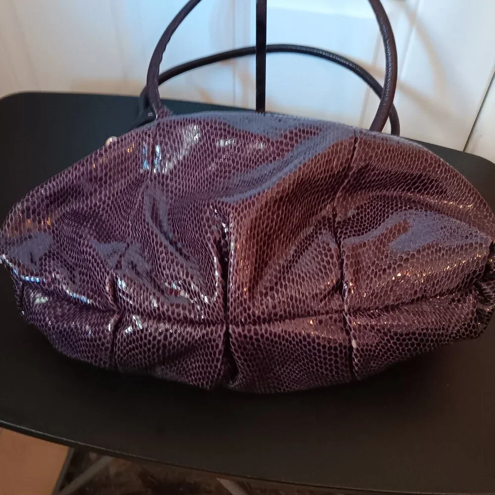 VINTAGE WOMEN'S BRIGHTON NOLITA PURPLE PATENT LEATHER HOBO BAG